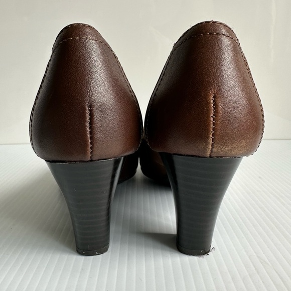 SoftShoe by Medicus Brown Heels Pumps with Buckle Snakeskin Accent Size 8 - Picture 9 of 10